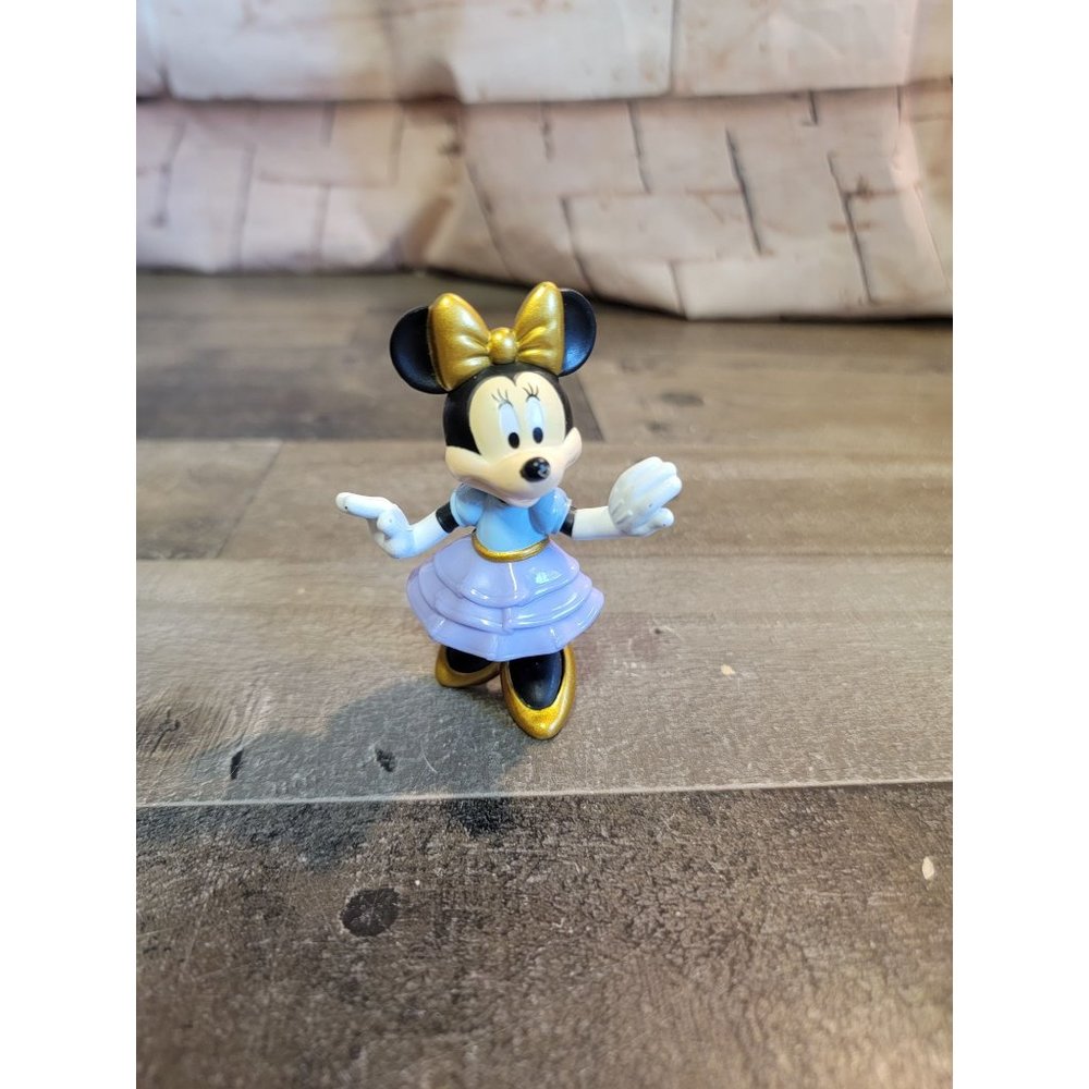 Minnie Mouse Disney McDonalds 2021 toy figure purple‎ dress
